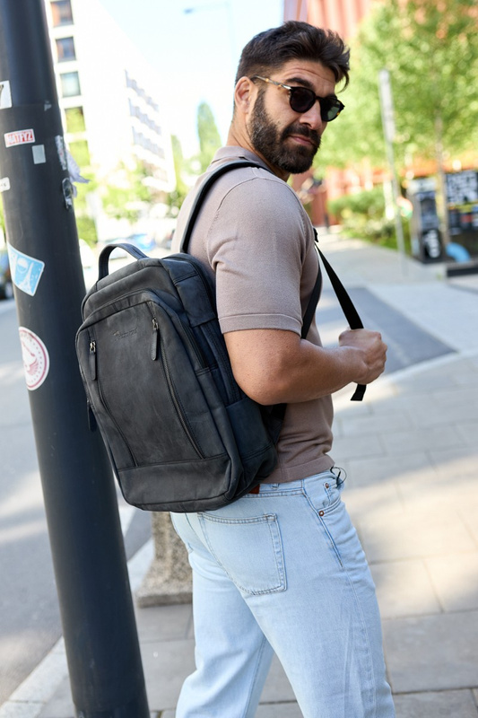 Plecak skórzany na laptopa 15,6 biznesowy duży A4 pojemny czarny premium Beltimore N09