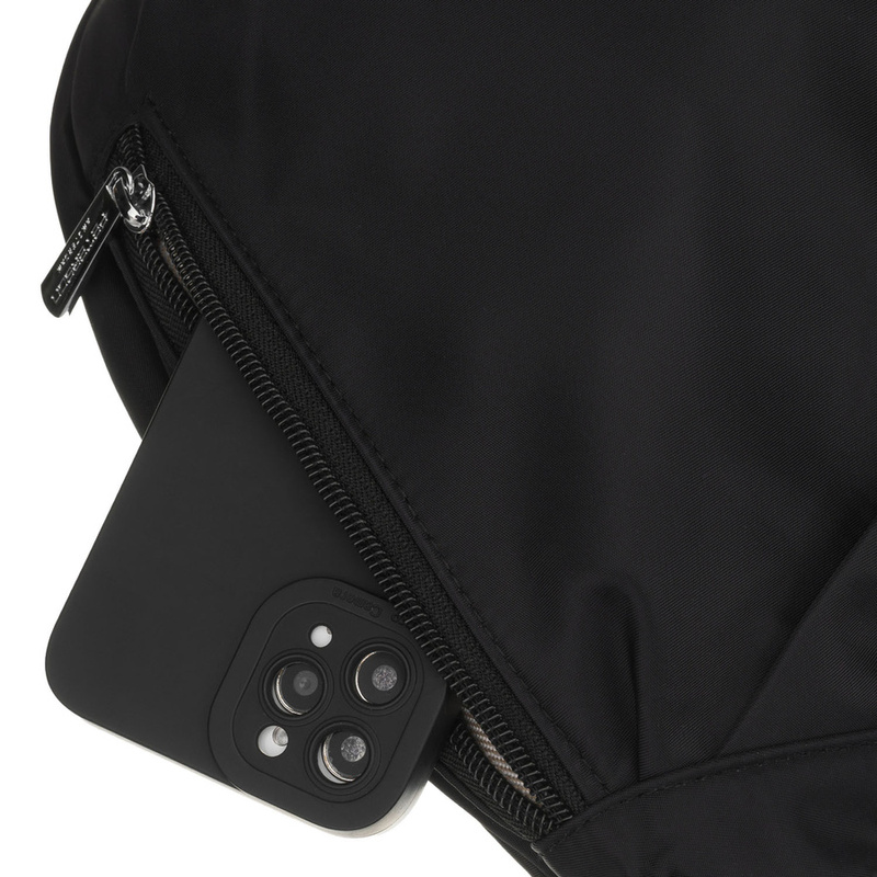 Czarna torebka damska z poliestru zamykana suwakiem, jednokomorowa - Peterson