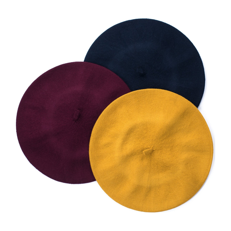 Beret Zima W Neapolu