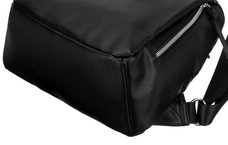 Klasyczny plecak damski ze skóry ekologicznej z usztywnianym dnem — David Jones