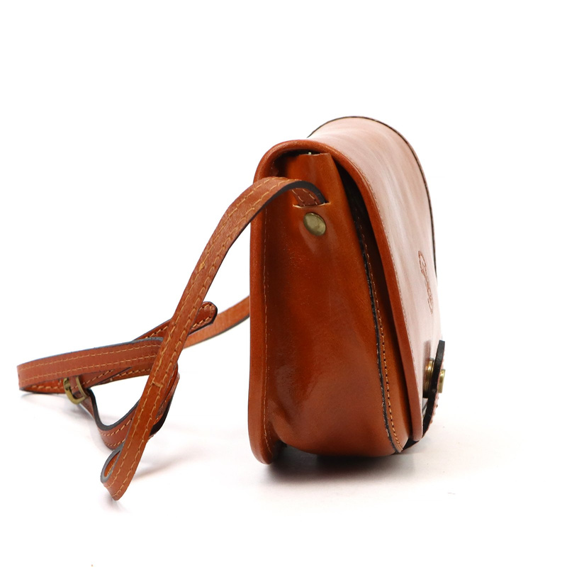 Elegancka damska skórzana listonoszka na ramię z kieszenią i klapą Florence