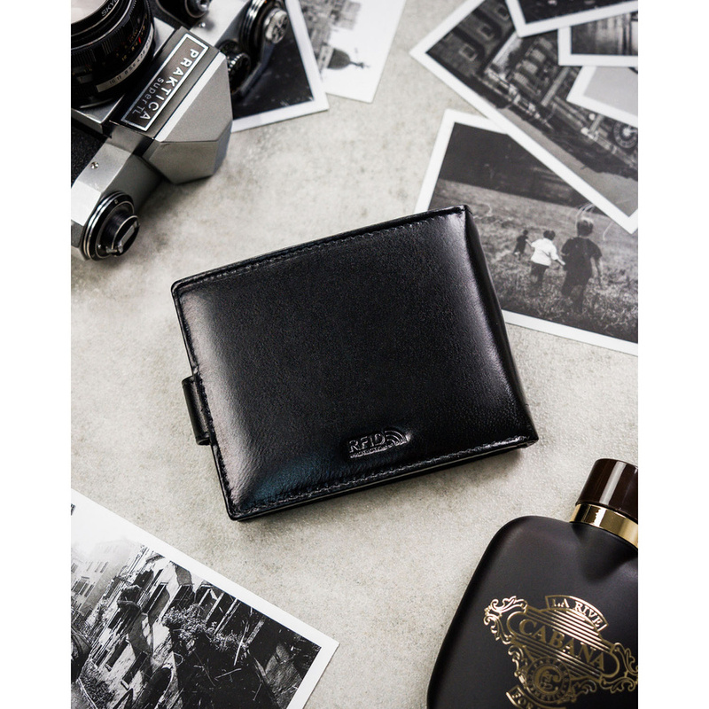 Poziomy, elegancki, czarny portfel męski ze skóry naturalnej zamykany zatrzaskiem - Peterson