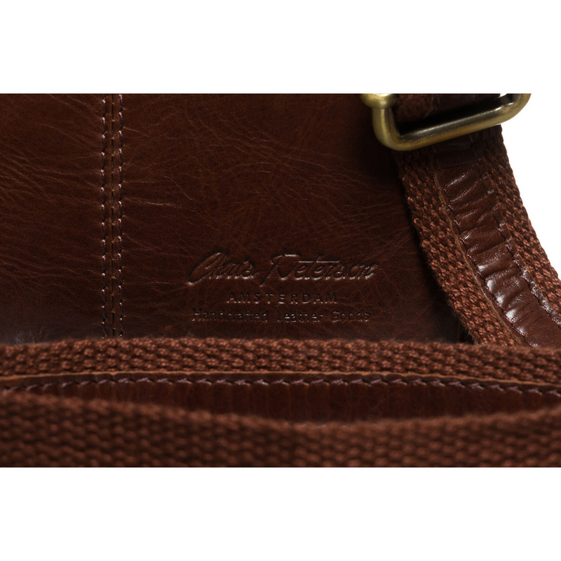Dwukomorowa, brązowa listonoszka męska ze skóry naturalnej - Peterson