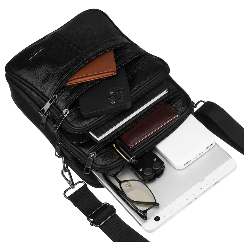 Listonoszka męska wykonana ze skóry naturalnej w czarnym kolorze, jednokomorowa - Rovicky