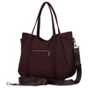 Bordowa shopperka damska z poliestru, jednokomorowa i zamykana suwakiem - Peterson