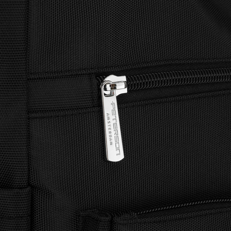 Czarna, pojemna torba damska z przegrodą na laptopa wykonana z poliestru - Peterson