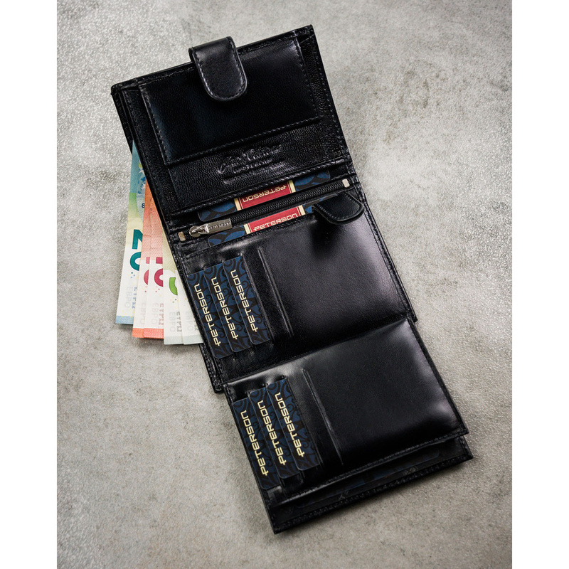 Zestaw prezentowy: skórzany portfel męski w czarnym kolorze zamykany zatrzaskiem i pasek ze skóry naturalnej - Peterson