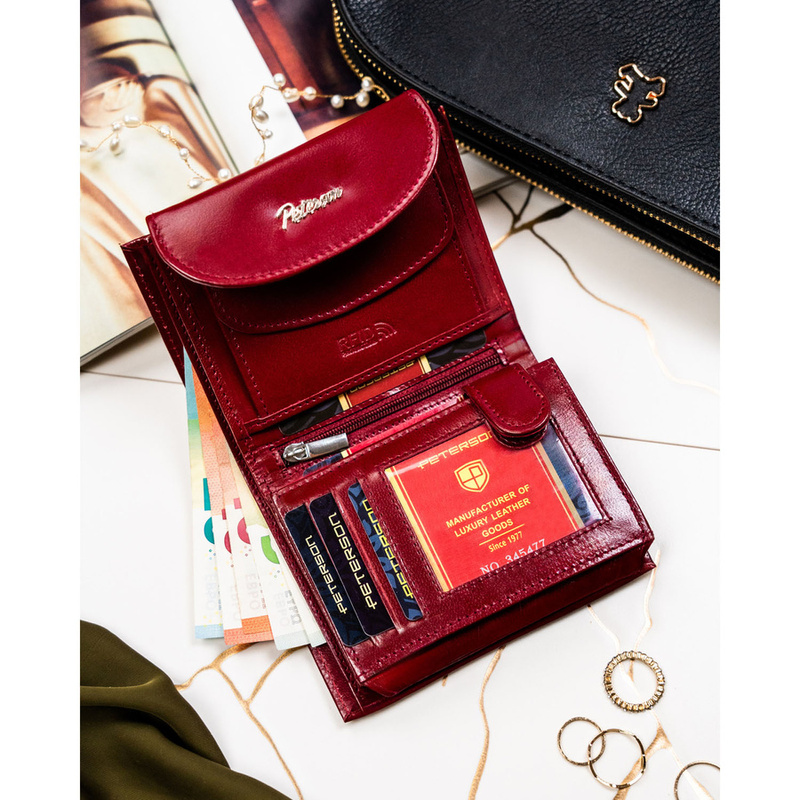 Czerwony, skórzany portfel damski z systemem RFID, zamykany zatrzaskiem - Peterson