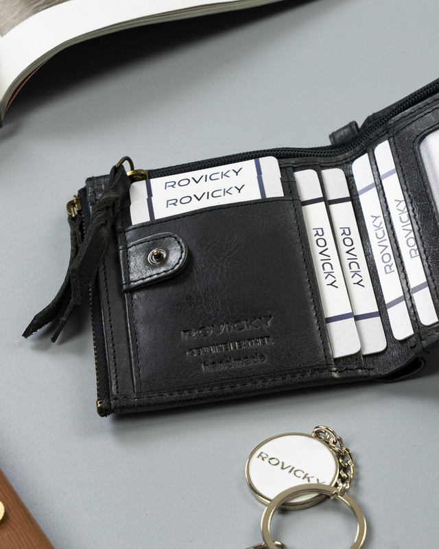 Skórzany pionowy męski retro portfel RFID Rovicky