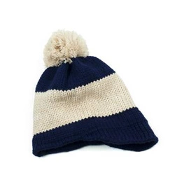 Polska czapka Happy Pompom