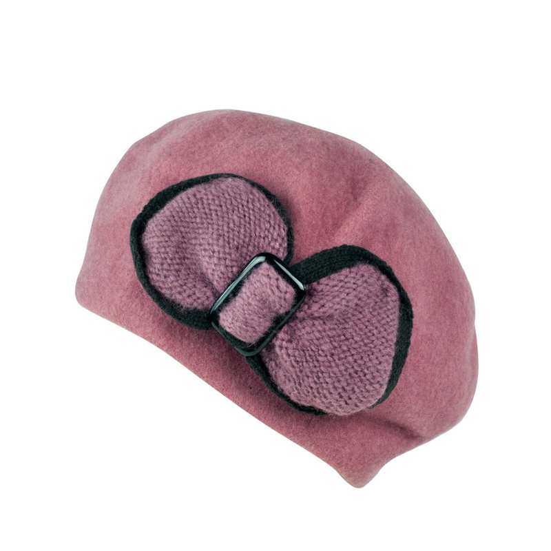 Beret Urok kokardy