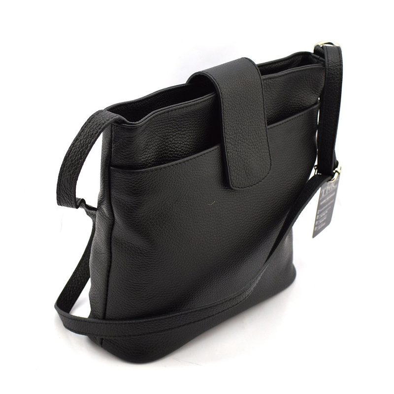 Skórzana damska listonoszka zapinana przez ramię