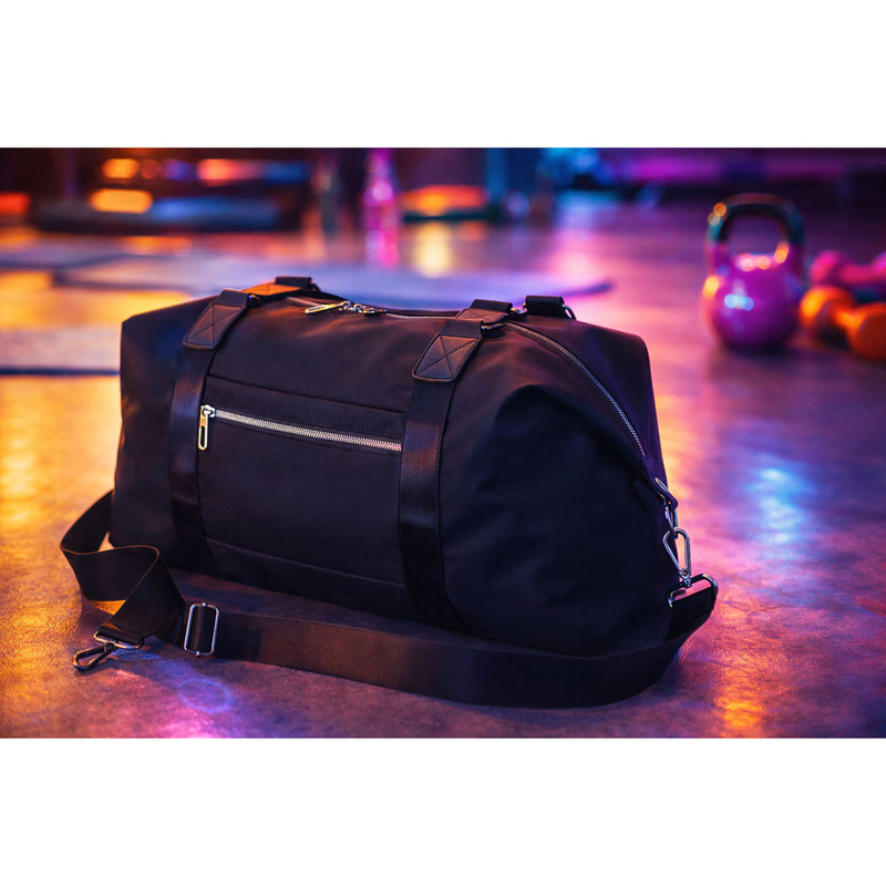 Damska torba treningowa z poliestru w czarnym kolorze zamykana suwakiem - Peterson