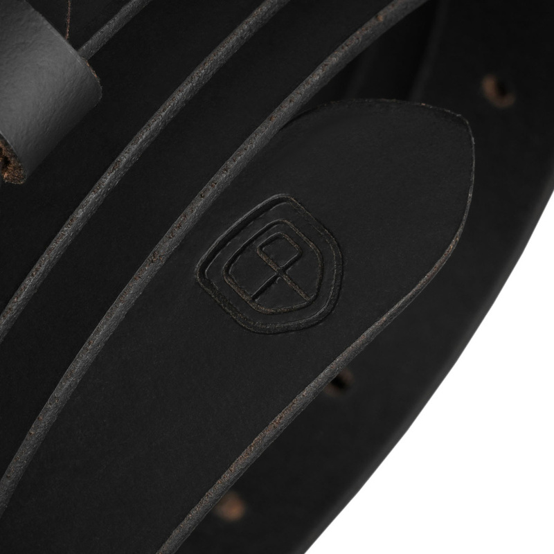 Skórzany pasek damski w czarnym kolorze ze złotą, klasyczną klamrą - Peterson