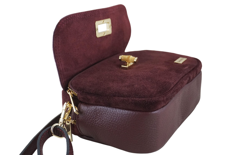 Mała zamszowa listonoszka ze złotym zapięciem - Bordowa