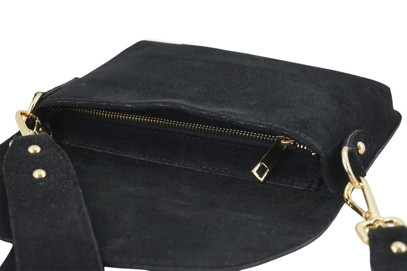 Zamszowa listonoszka na szerokim pasku - Czarna