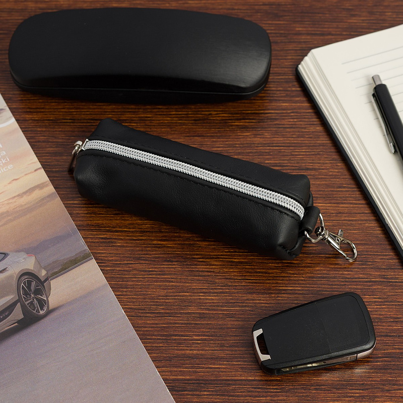 Skórzane etui na długie klucze duże kluczówka karabińczyk skóra czarne Beltimore L66