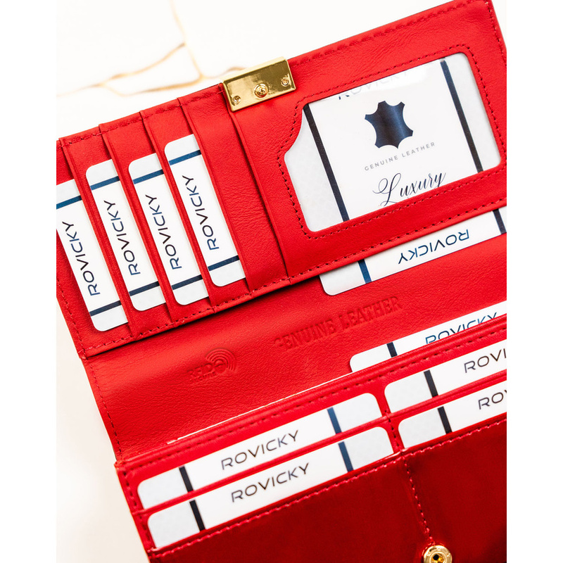 Skórzany, duży portfel damski w czerwonym kolorze zamykany na zatrzask - Rovicky