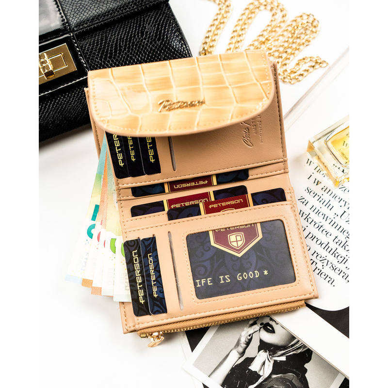 Beżowy portfel damski ze skóry ekologicznej z tłoczeniem na wzór skóry krokodyla - Peterson