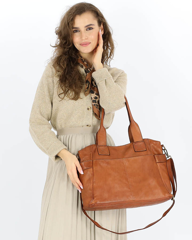 Torebka damska skórzana z kieszeniami na zewnątrz - MARCO MAZZINI brąz camel