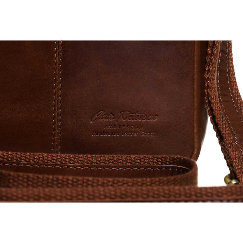 Elegancka listonoszka męska ze skóry naturalnej w brązowym kolorze - Peterson