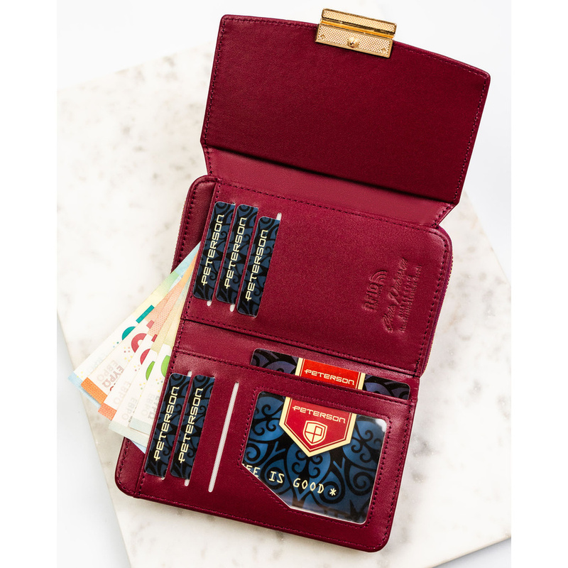 Portfel damski z lakierowanej skóry ekologicznej w śliwkowym kolorze, wyposażony w system RFID - Peterson