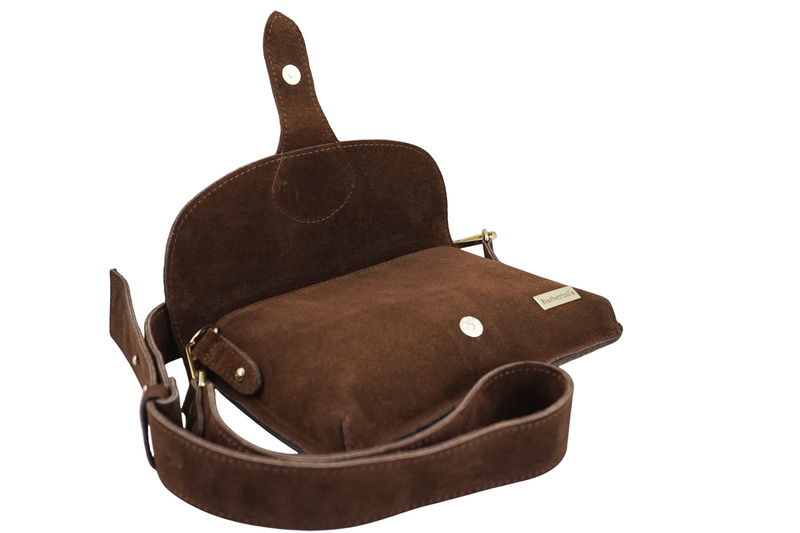 Zamszowa listonoszka na szerokim pasku - Brązowa