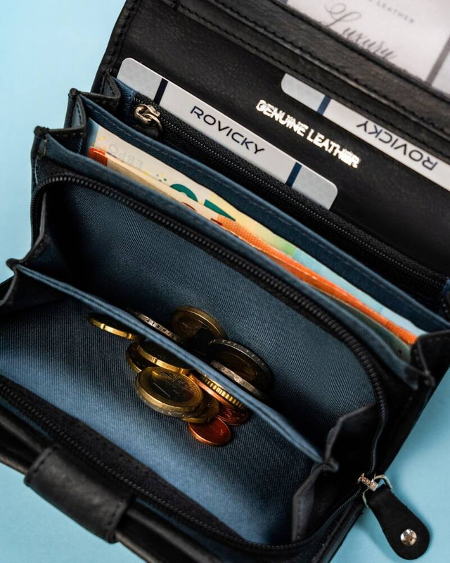 Rovicky Pojemny skórzany portfel damski na zatrzask roślinny wzór