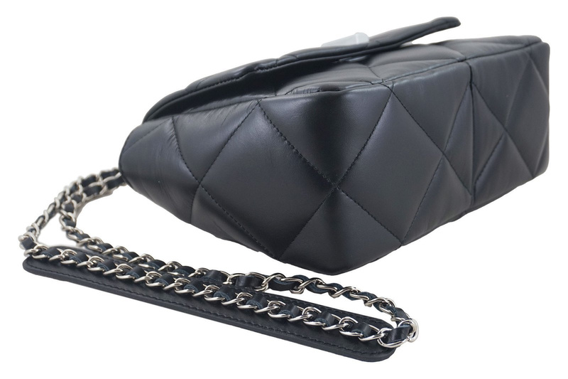 Torebka skórzana pikowana na łańcuszku - Czarna