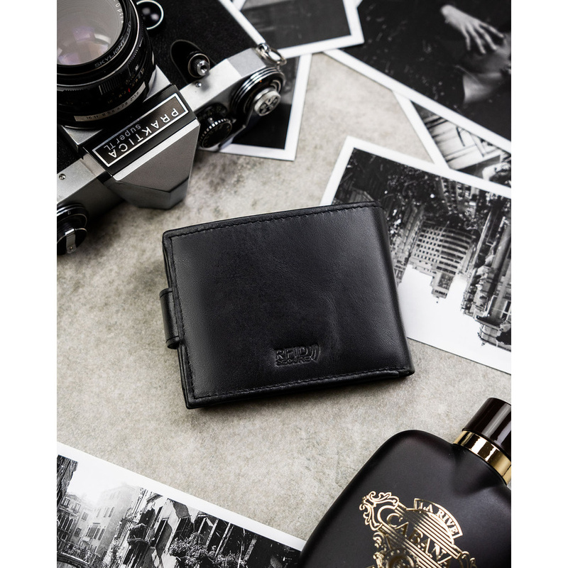 Skórzany, czarny portfel męski zamykany na zatrzask - Peterson