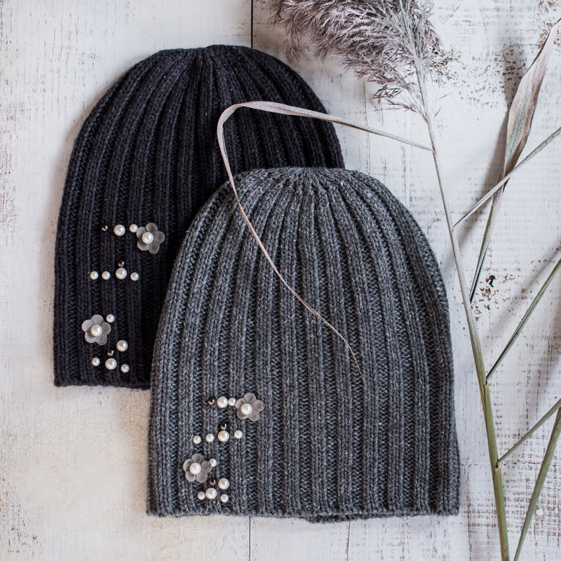 Czapka Perłowe kwiaty