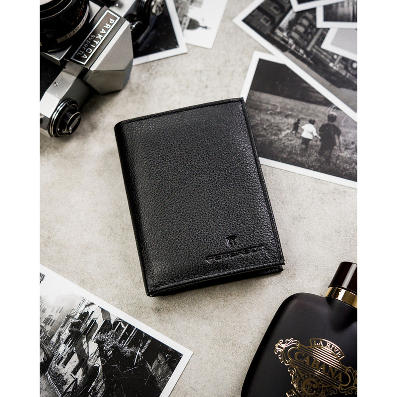 Zestaw prezentowy: skórzany, pionowy portfel męski w czarnym kolorze z systemem RFID i pasek ze skóry ekologicznej - Peterson