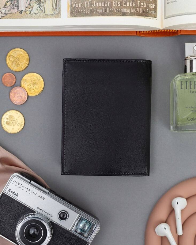 Pojemny męski skórzany portfel z RFID od Ronaldo