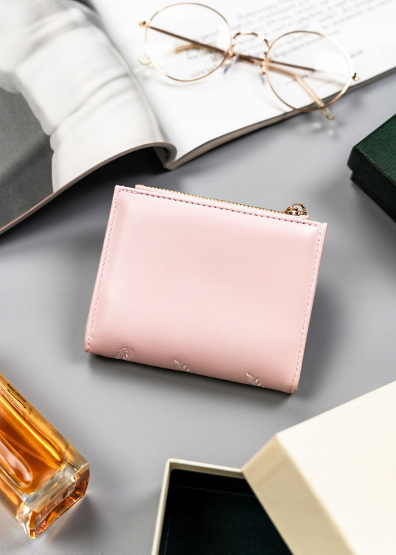 Mały damski portfel z haftem liści od 4U Cavaldi