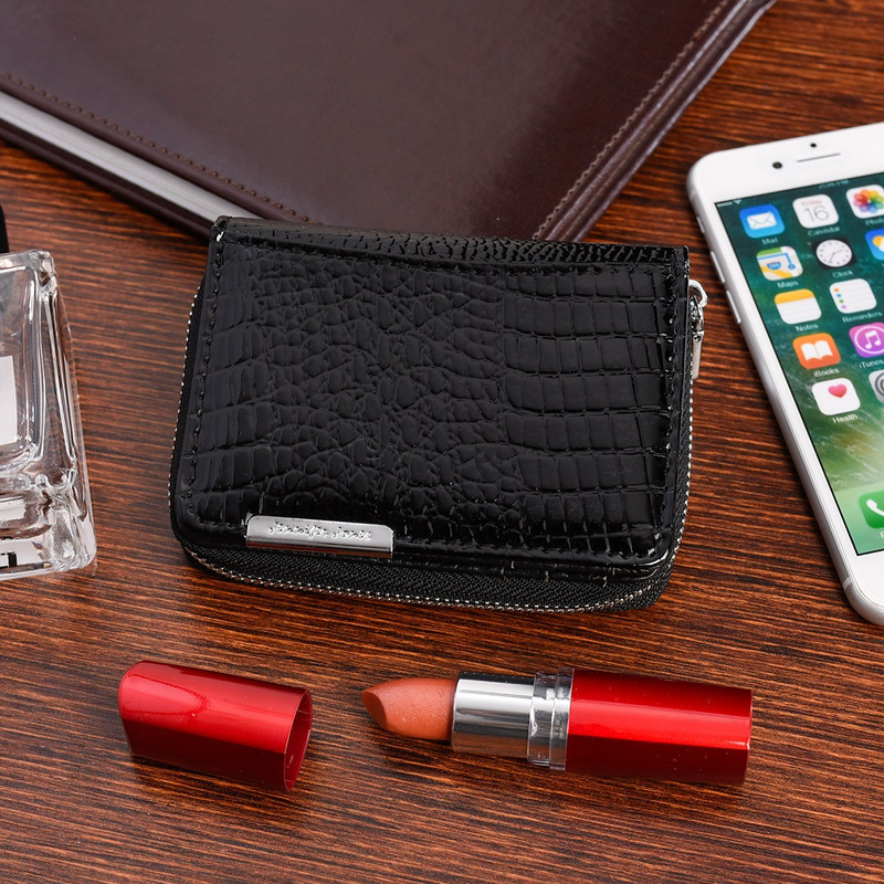 Skórzany portfel damski poziomy mały lakierowany czarny 897