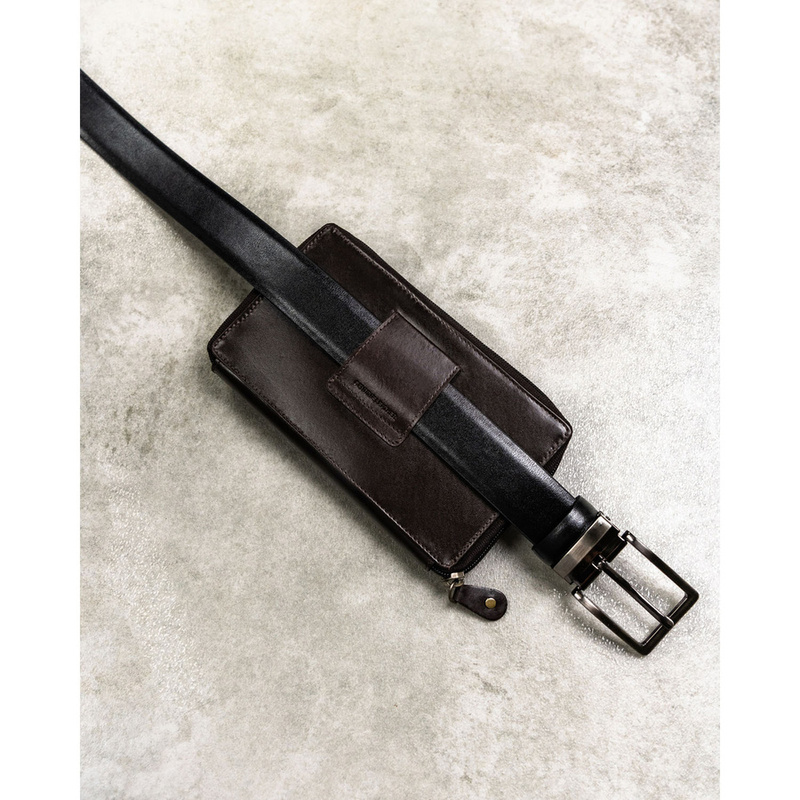 Skórzana, dwukomorowa saszetka męska w brązowym kolorze zamykana suwakiem - Rovicky