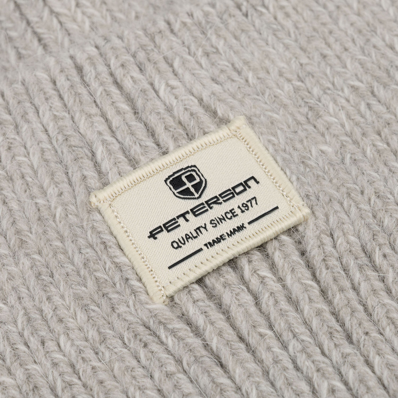 Szara, zimowa czapka damska beanie z logo marki - Peterson