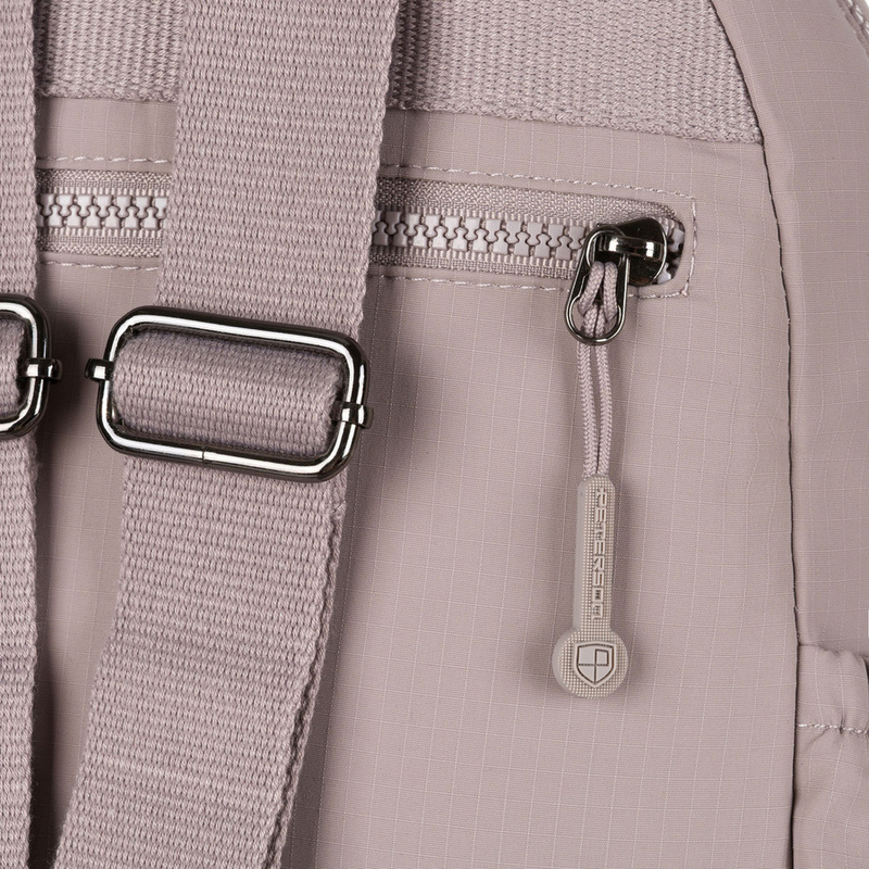 Plecak damski z poliestru w kolorze lila, zawieszony na regulowanych szelkach - Peterson