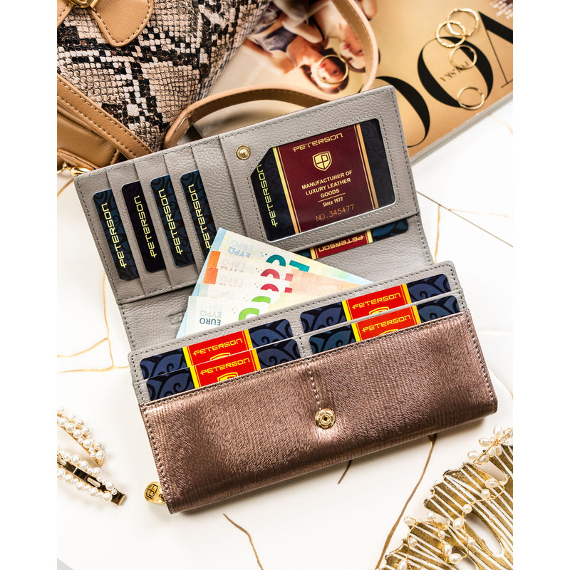 Portfel damski ze skóry naturalnej w brązowym kolorze, wyposażony w system RFID - Peterson