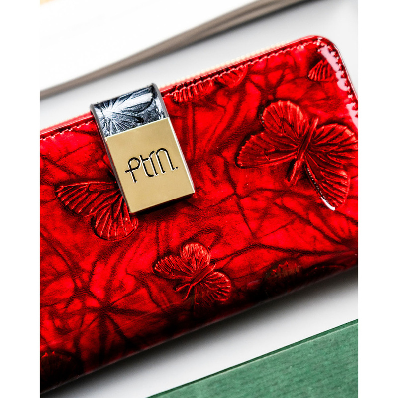 Lakierowany, duży portfel-piórnik damski ze skóry naturalnej w czerwonym kolorze - Peterson