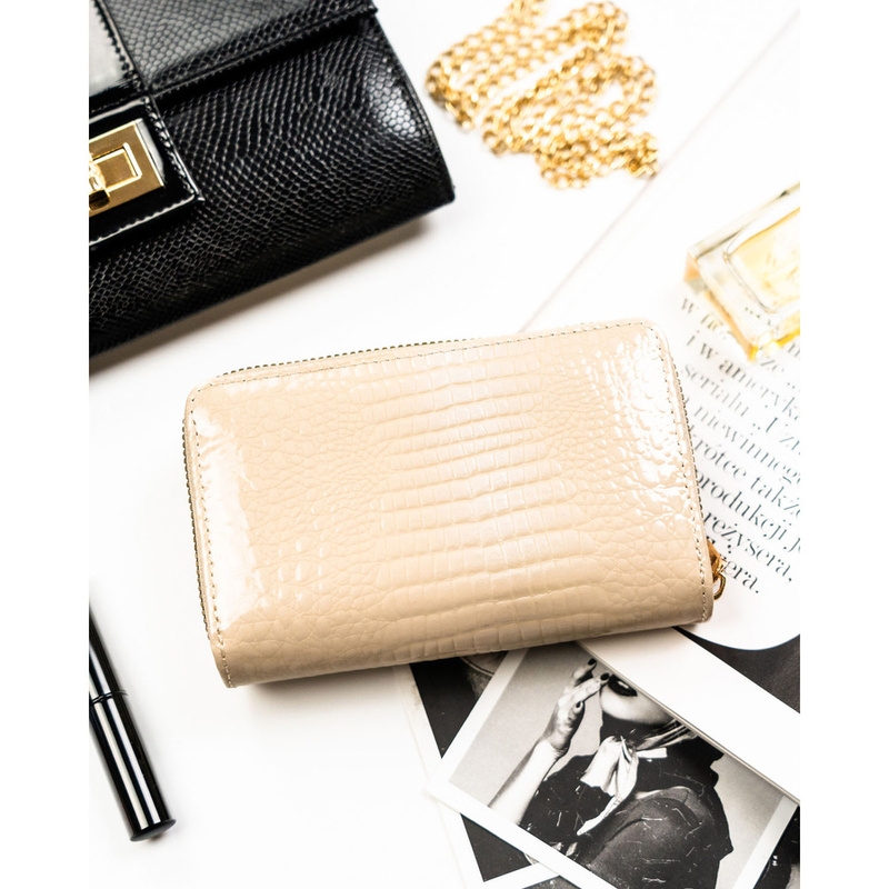 Beżowy portfel damski ze skóry ekologicznej z tłoczeniem na wzór skóry krokodyla - Peterson