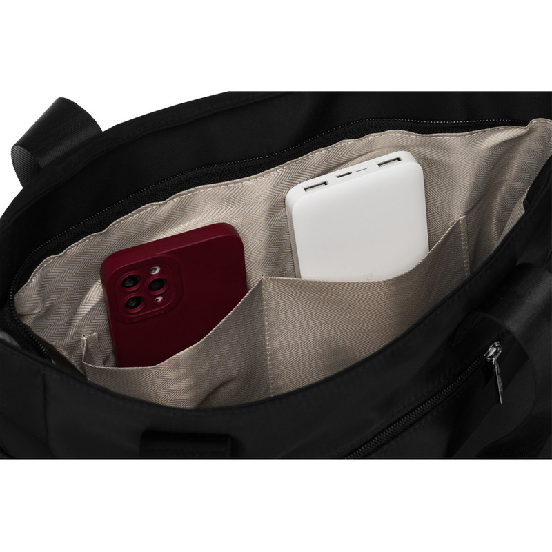 Duża, nylonowa torebka damska w czarnym kolorze zawieszona na wygodnych uchwytach - Peterson