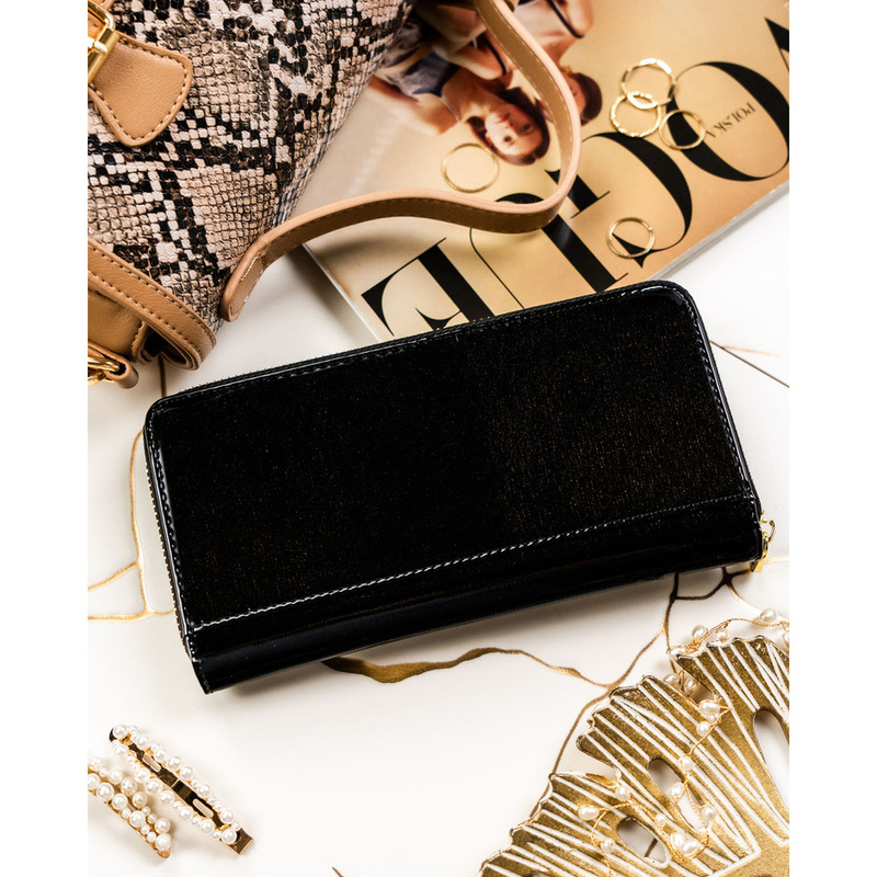 Czarny portfel-piórnik damski z lakierowanej skóry naturalnej wyposażony w system RFID - Rovicky