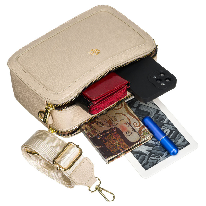 Miejska torebka damska na ramię w beżowym kolorze wykonana ze skóry ekologicznej - Rovicky