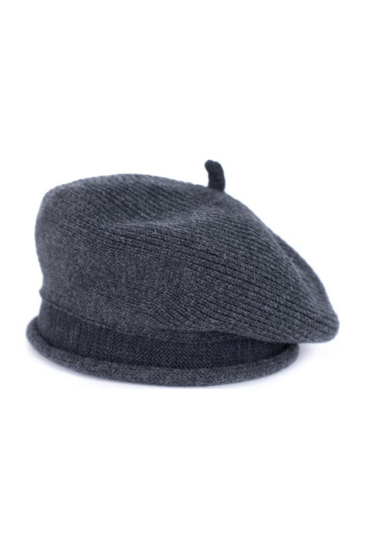 Beret Niebanalny