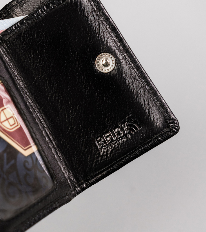 Zgrabny Mały skórzany portfel damski Peterson RFID