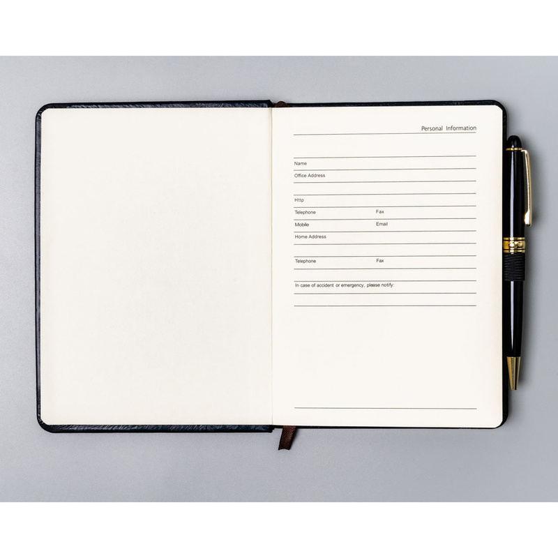 Czarny notes w formacie B6 zadrukowany w linie, wyposażony w pętelkę na długopis - Peterson