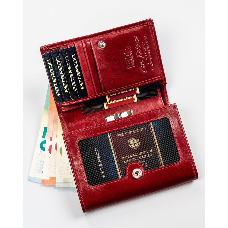 Klasyczny, skórzany portfel damski w czerwonym kolorze zamykany zatrzaskiem i biglem - Peterson