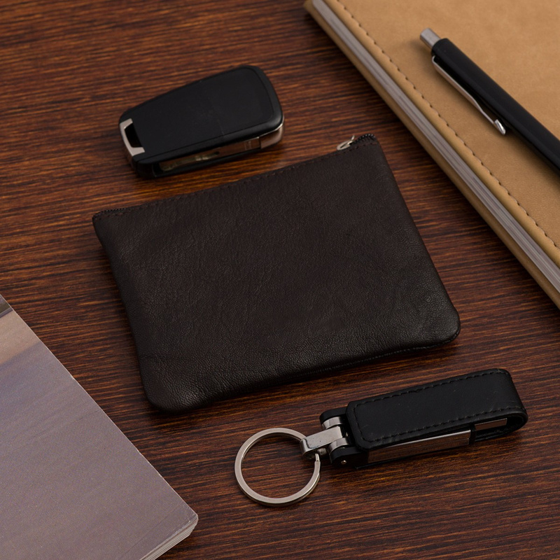 Wiśniowe skórzane etui na klucze trzy komory kluczówka E45