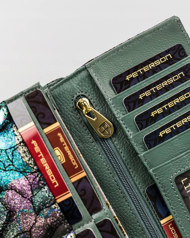 Skórzany damski portfel Peterson PTN 421028-MD